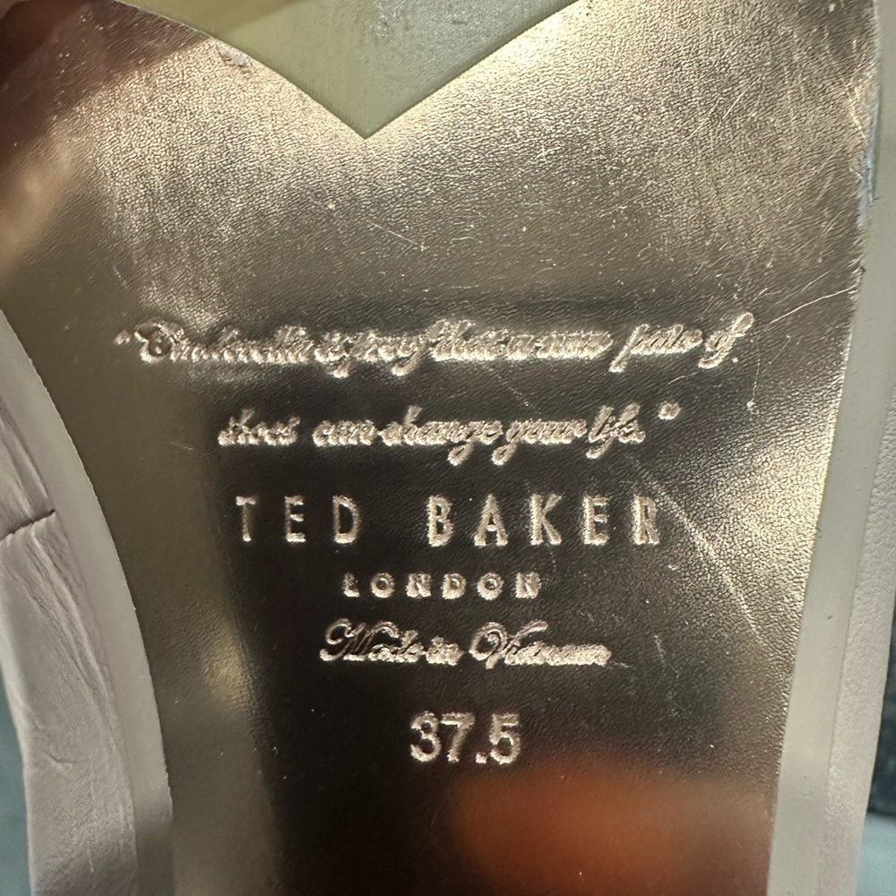 Ted Baker Pointed Cream Flats - Picture 3 of 5